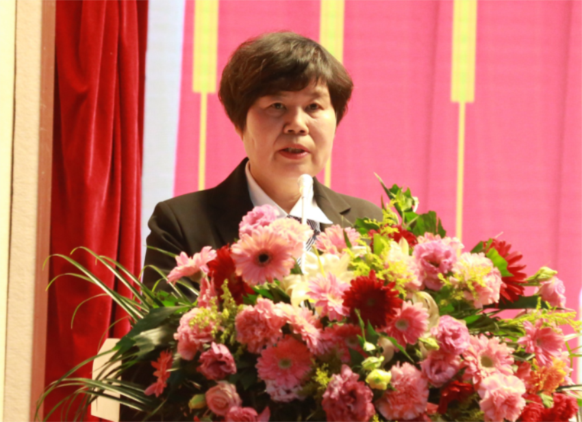 乐鱼直播官网_乐鱼(中国)官方第一届党委班子选举大会---徐州市树恩中学总校长薛淑萍同志致开幕辞