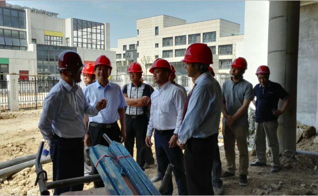 > 走进乐鱼直播官网_乐鱼(中国)官方 > 乐鱼直播官网_乐鱼(中国)官方掠影  	 张爱平陪同轨道交通公司董事朱明勇视察工地